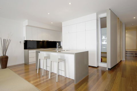 C-Scape Water Front Apartment - Brisbane 4u 1