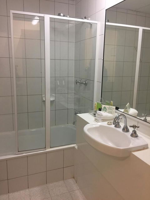 Eltham Gateway Hotel & Conference Centre - Brisbane Tourism 24