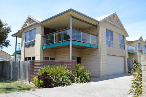 Ocean View Beach House - Brisbane Tourism 0