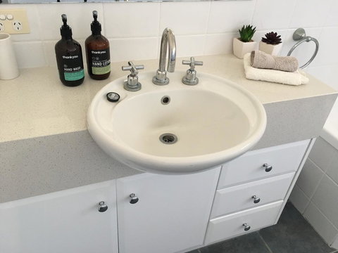 Ocean View Beach House - Brisbane Tourism 3