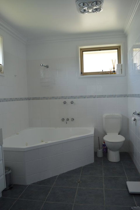 Ocean View Beach House - Brisbane Tourism 17