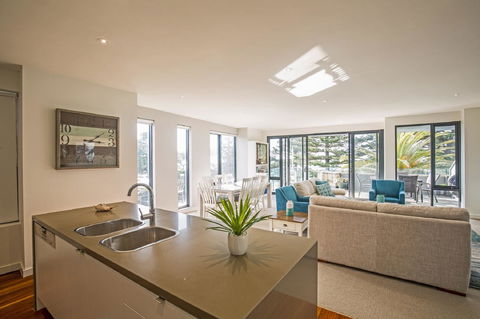 C-Scape Esplanade Cowes - Tourism Brisbane 8