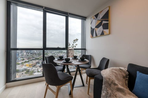 International 2 Bed 2 Bath Apartment - Brisbane Tourism 3