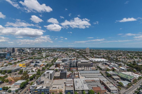 International 2 Bed 2 Bath Apartment - Brisbane Tourism 12