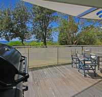 The Boathouse - comfortable beachfront home - Brisbane Tourism