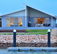 The Carnarvon Luxury Canal Home - Tourism Brisbane