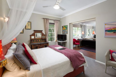 The Castle - Villa By The Sea - Brisbane Tourism 1