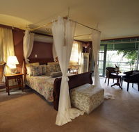 The Castle - Villa by the Sea - Brisbane Tourism