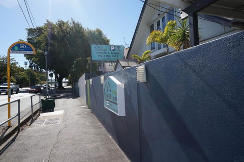 The Cliff House - Tourism Brisbane 0