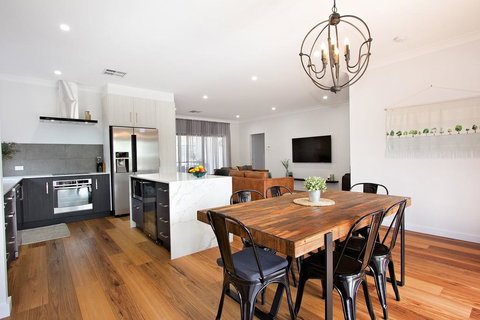 The Clyde Greenock - Tourism Brisbane 3