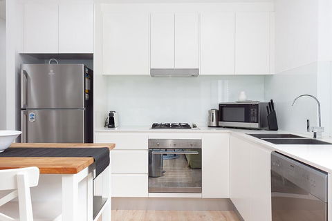 The Cove - L'Abode Accommodation - Tourism Brisbane 0