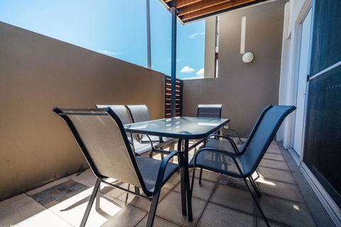 The Cove @ New Port-Pool - Spa - Sauna - Gym & More - Brisbane Tourism 3