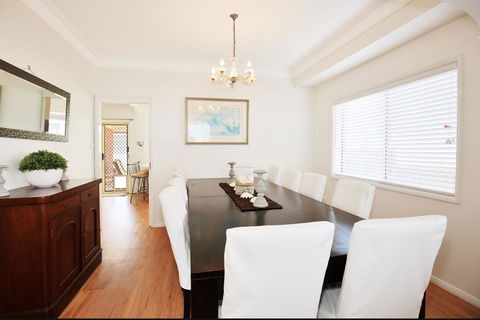 The Crescent - Pet Friendly - 1 Min To Beach - Brisbane Tourism 3