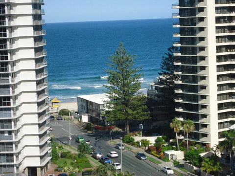 The Crest Apartments - Tourism Brisbane 0