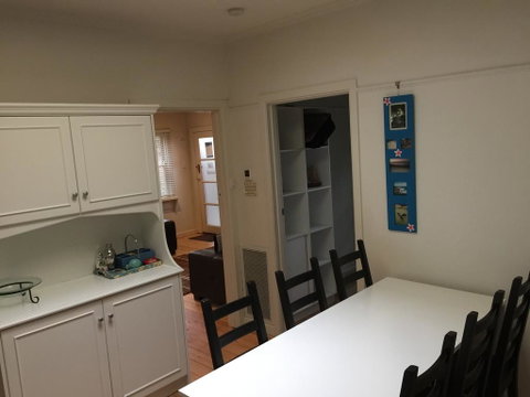 The Cute Beach House - Tourism Brisbane 3
