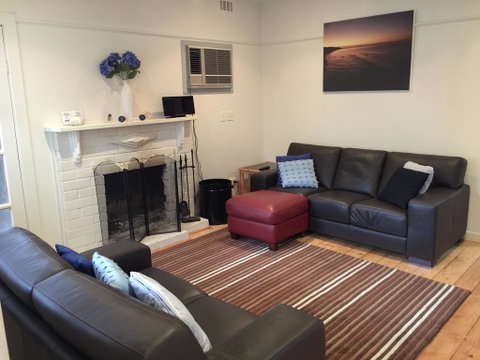 The Cute Beach House - Tourism Brisbane 2