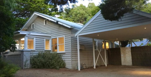 The Cute Beach House - Tourism Brisbane 0