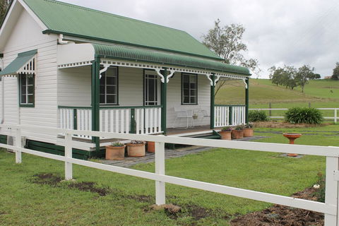 The Dollhouse Cottage - Tourism Brisbane 0