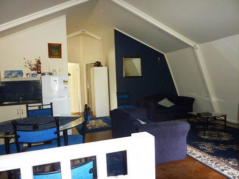 The Doo Drop Inn - Tourism Brisbane 0