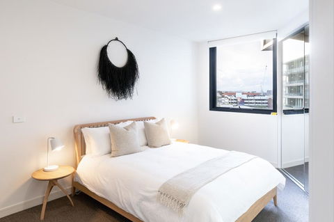 The Edge - Luxurious Waterfront Apartment - Tourism Brisbane 3