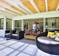 The Endless Summer  Culburra - Pet Friendly - 2 Mins to Beach - Brisbane Tourism