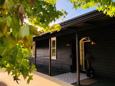 The Dudley Boutique Hotel - Tourism Brisbane 1
