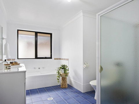 The Great White - Beach Living At Its Best - Brisbane Tourism 2