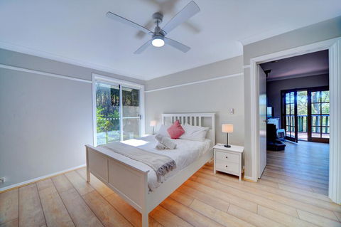 The Hillside Cottage - Tourism Brisbane 3
