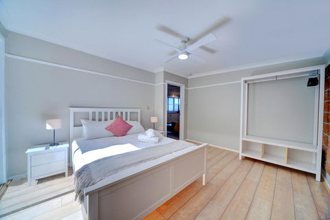 The Hillside Cottage - Tourism Brisbane 2