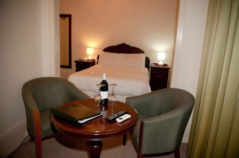 The Hotel Shamrock - Brisbane Tourism 1