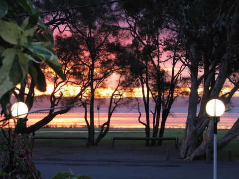 The Jetty Cabin Lakeside - Tourism Brisbane 1