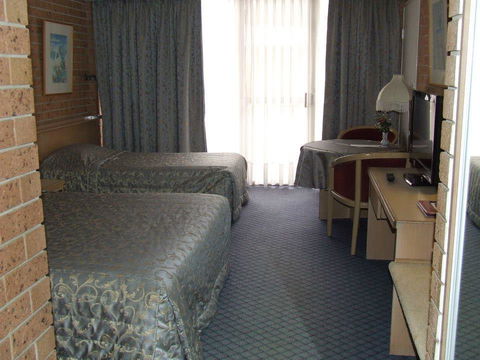 The John Hunter Motel - Tourism Brisbane 2