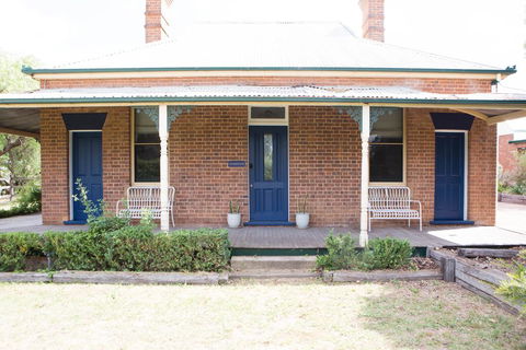 The Little Cooking School And Accommodation - Tourism Brisbane 0