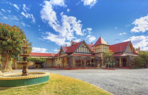 The Lodge Outback Motel - Brisbane Tourism 0
