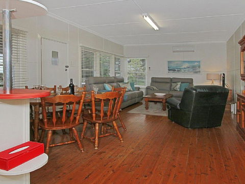 The Marlin - A Gem Close To Rock Pools - Brisbane Tourism 3