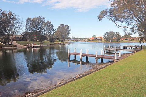 The Mooring's Waterfront - Brisbane Tourism 0