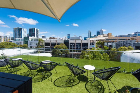 The Nest - Smart Suite On Newcastle St With Rooftop Views - Brisbane Tourism 3