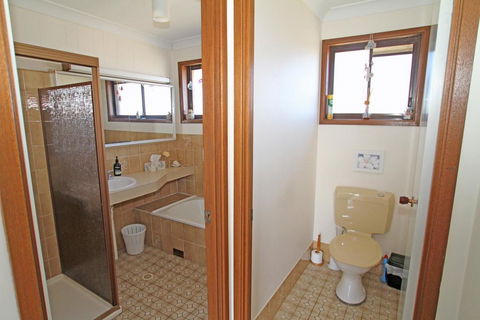 The Oasis On Jacobs Drive - Brisbane Tourism 3