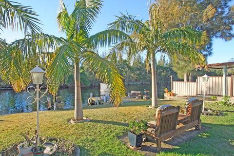 The Oasis On Jacobs Drive - Brisbane Tourism 0
