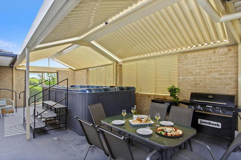 The Orient - Family & Pet Friendly - Huge Spa - Brisbane Tourism 0