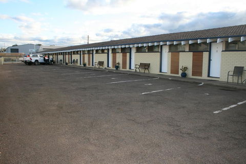 The Plains Motor Inn - Brisbane Tourism 1