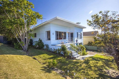 The Seaside Beachhouse Mollymook - Tourism Brisbane 1