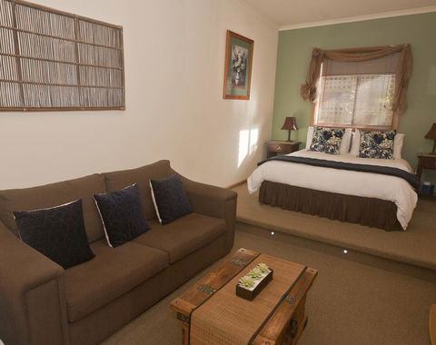 The Shingles Riverside Cottages - Tourism Brisbane 3