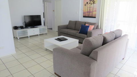 The Shores Holiday Apartments - Brisbane Tourism 1