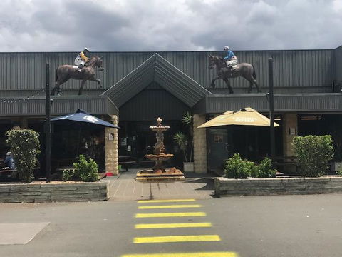 The Sportsman's Hotel - Tourism Brisbane 0
