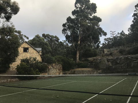 The Stone Cottage (with Tennis Court) - Brisbane 4u 3