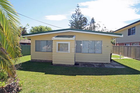 The Surf Way Cottage - Berrara - Brisbane Tourism 0