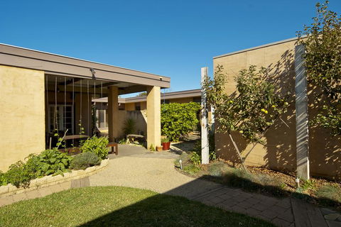 The Terrace Grove - Tourism Brisbane 0