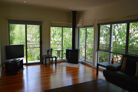 The Track - Beautiful Townhouse In Bright - Brisbane Tourism 2