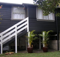 The Tree House 6 Gowing Street - Brisbane Tourism